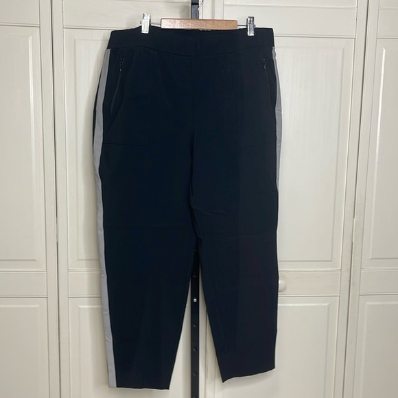 Lane Bryant Women’s LIVI Stretch Woven Ankle Pants Black Gray Size 20 - Picture 1 of 9